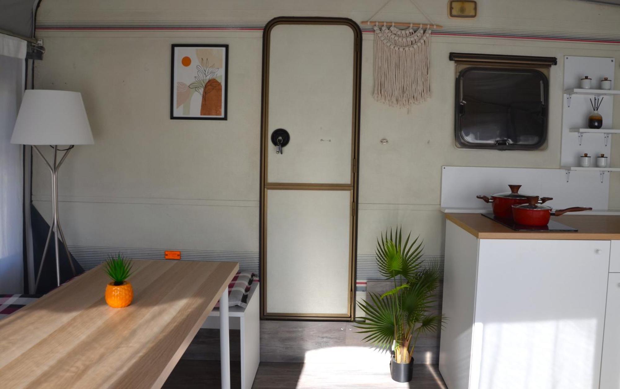 Camping Italia 90 Caravans 도마소 외부 사진